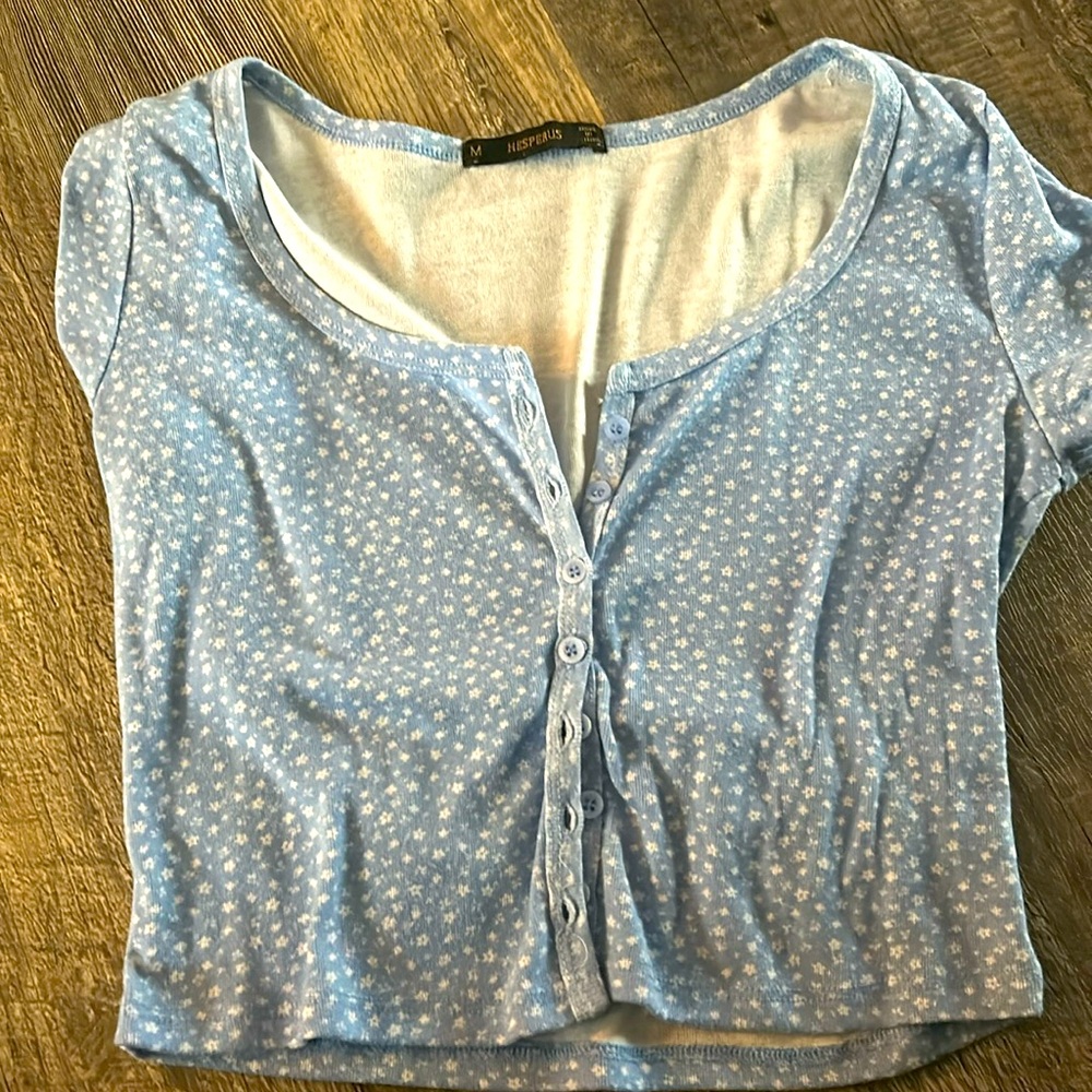 Cute flowered crop size medium